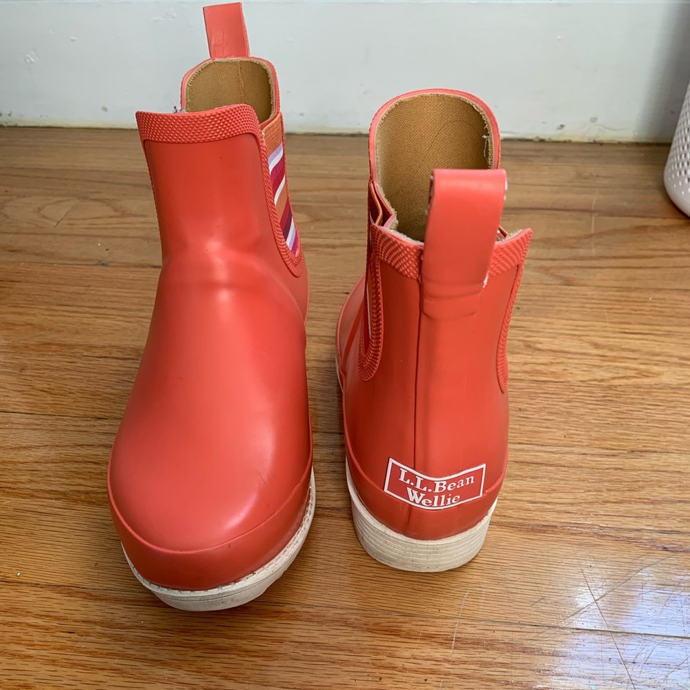 L.L. Bean Wellie rain boot